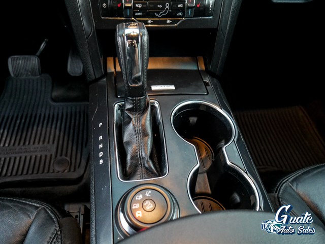 Ford Explorer photo 8