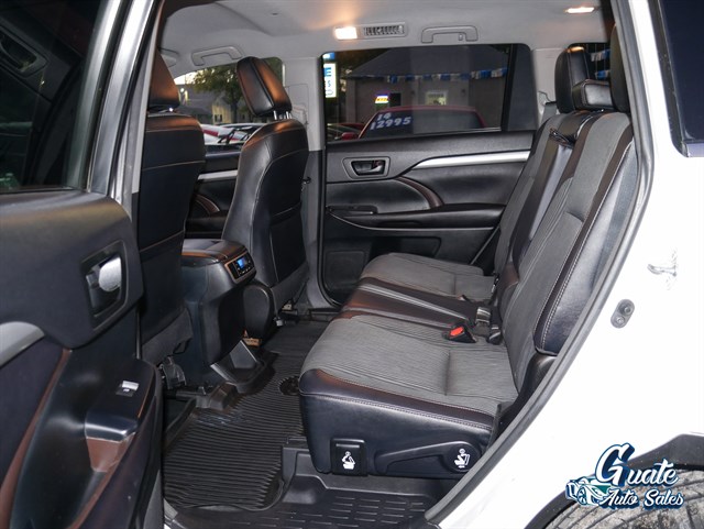 Toyota Highlander photo 9