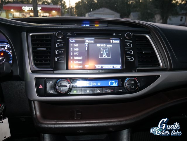 Toyota Highlander photo 8