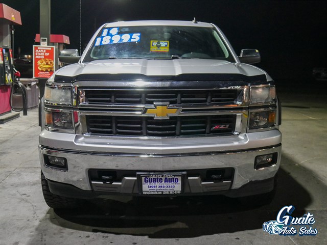 Chevrolet Silverado photo 2