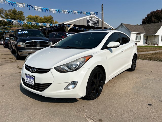 Hyundai Elantra photo 3