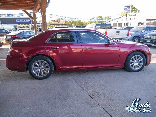 Chrysler 300 photo 11