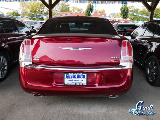 Chrysler 300 photo 10