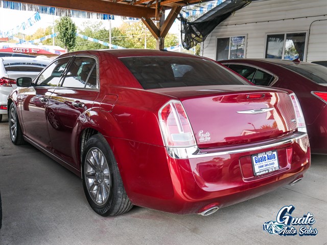 Chrysler 300 photo 9