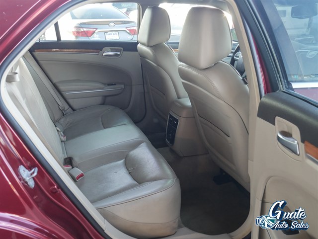 Chrysler 300 photo 12