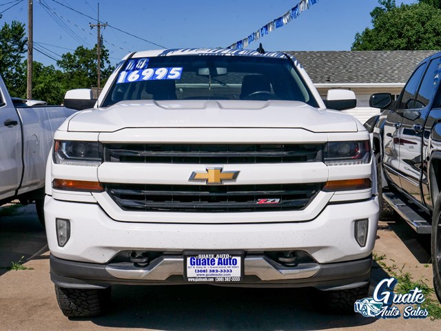 Chevrolet Silverado photo 2