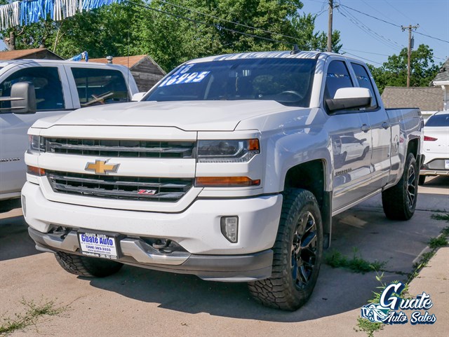 Chevrolet Silverado photo 3