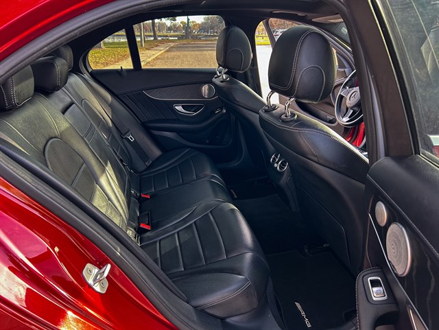 Mercedes-Benz C-Class photo 19
