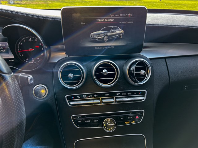 Mercedes-Benz C-Class photo 8