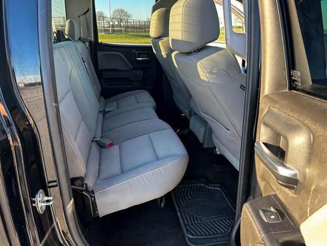Chevrolet Silverado photo 14