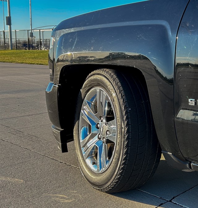 Chevrolet Silverado photo 16