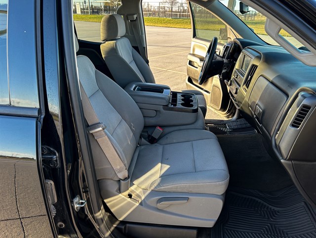 Chevrolet Silverado photo 15