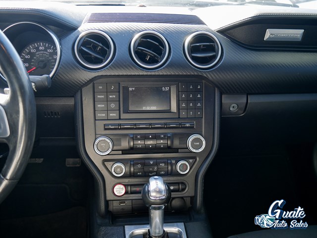 Ford Mustang photo 8