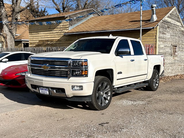 Chevrolet Silverado photo 3