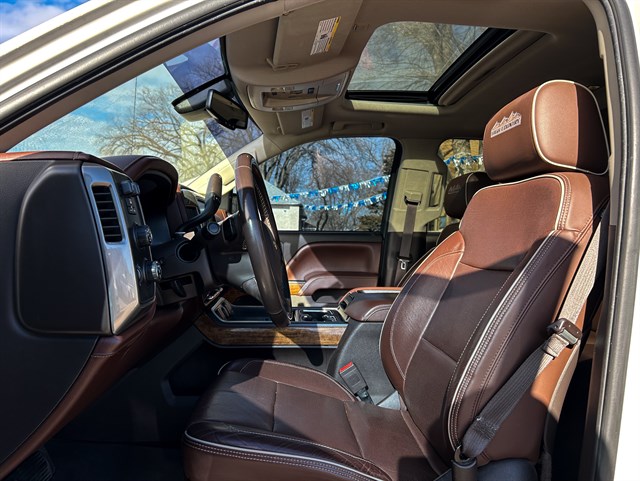 Chevrolet Silverado photo 6