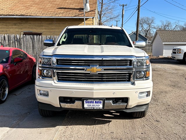 Chevrolet Silverado photo 2