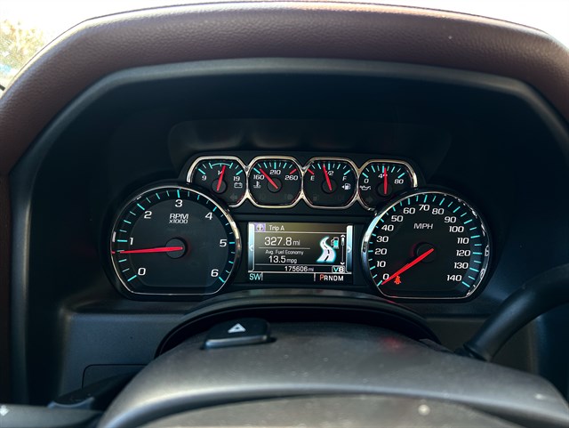 Chevrolet Silverado photo 5