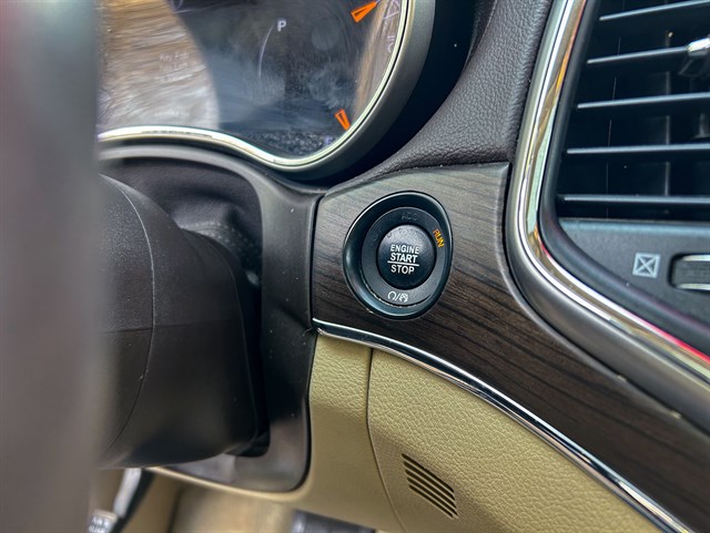 Jeep Grand Cherokee photo 13