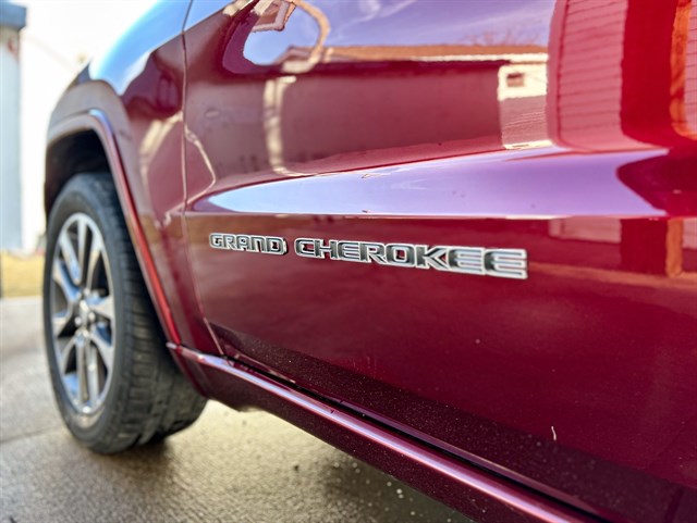 Jeep Grand Cherokee photo 23