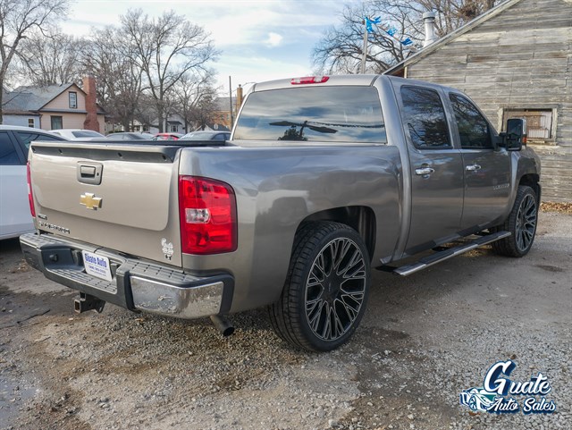 Chevrolet Silverado photo 9