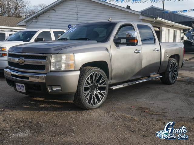 Chevrolet Silverado photo 3