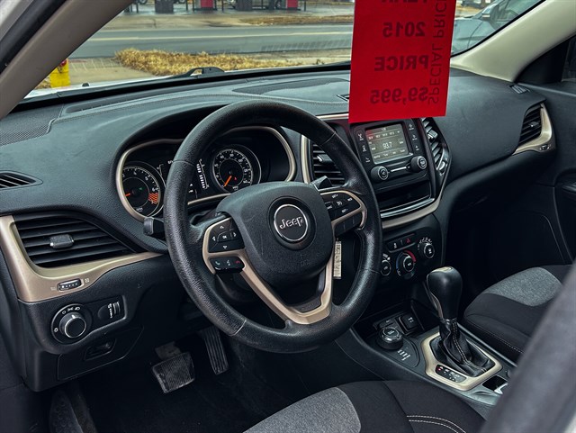 Jeep Cherokee photo 4
