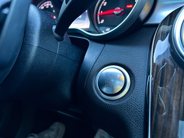 Mercedes-Benz C-Class photo 15