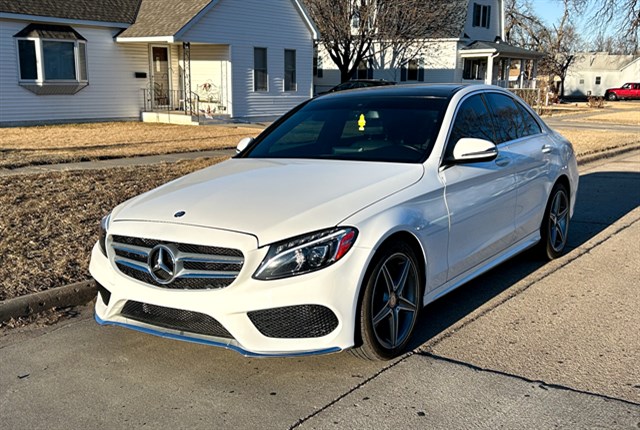 Mercedes-Benz C-Class photo 3