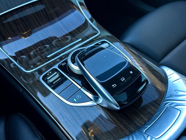 Mercedes-Benz C-Class photo 16