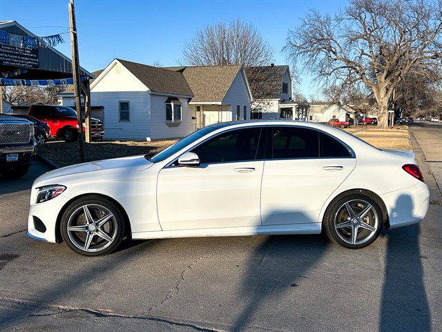 Mercedes-Benz C-Class photo 4