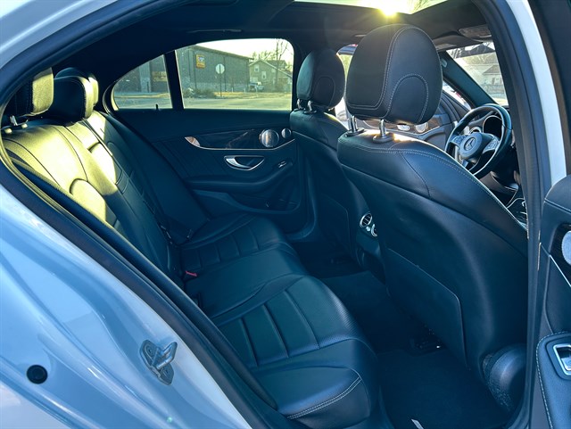 Mercedes-Benz C-Class photo 21