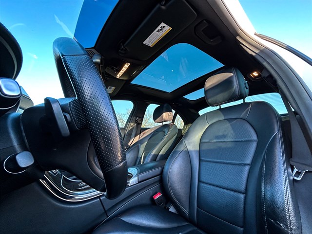 Mercedes-Benz C-Class photo 17