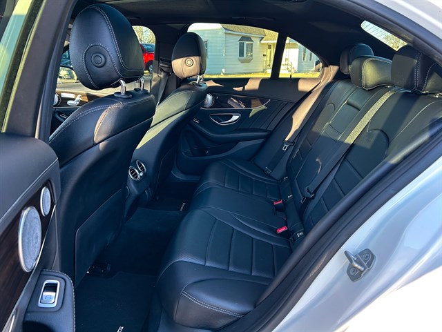 Mercedes-Benz C-Class photo 19
