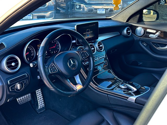 Mercedes-Benz C-Class photo 9