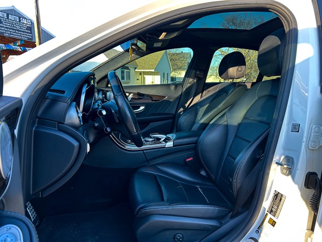 Mercedes-Benz C-Class photo 18