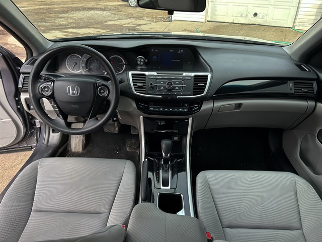 Honda Accord photo 15