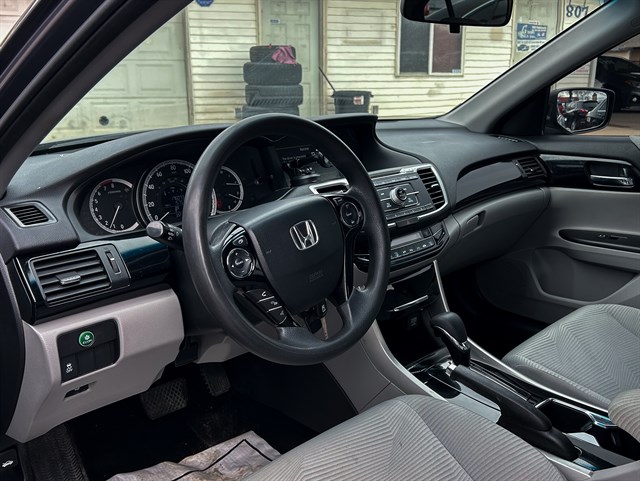 Honda Accord photo 9