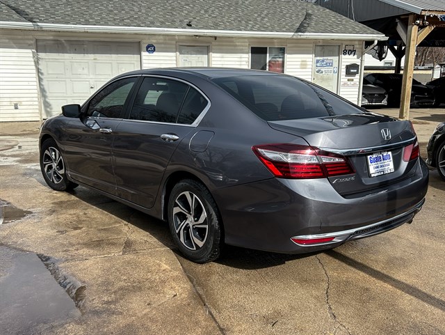 Honda Accord photo 5