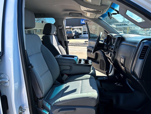 Chevrolet Silverado photo 11