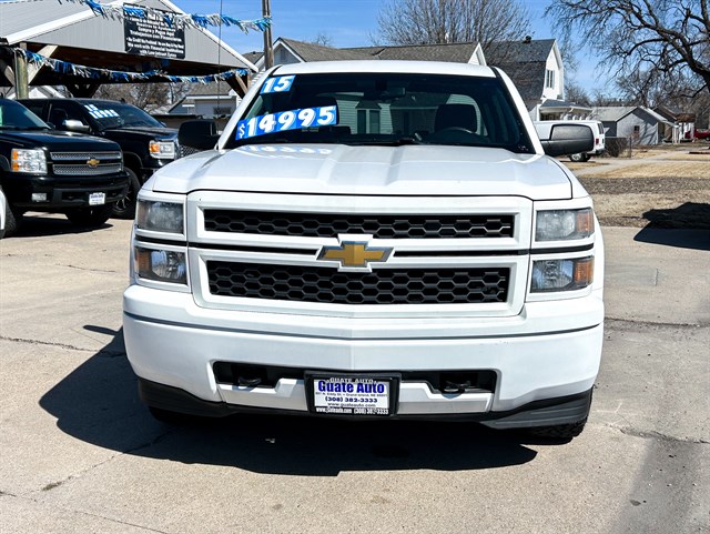 Chevrolet Silverado photo 2