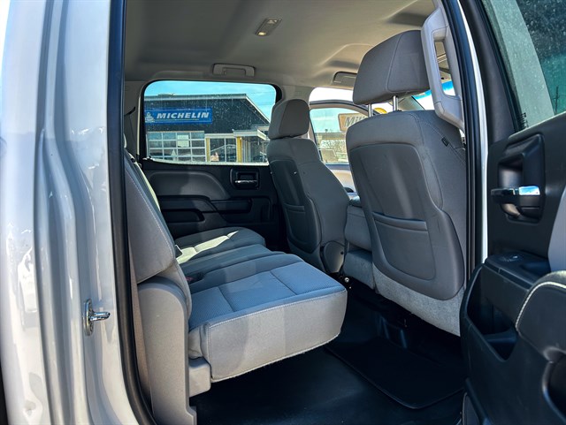 Chevrolet Silverado photo 10