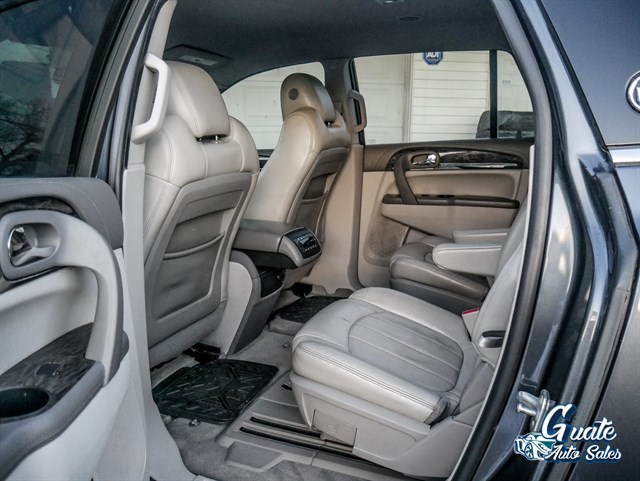 Buick Enclave photo 9