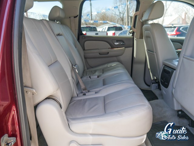 Chevrolet Suburban photo 15