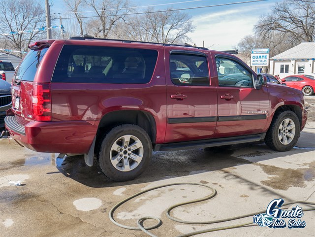 Chevrolet Suburban photo 13