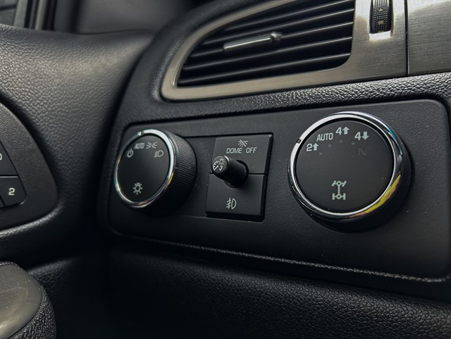 Chevrolet Silverado photo 8
