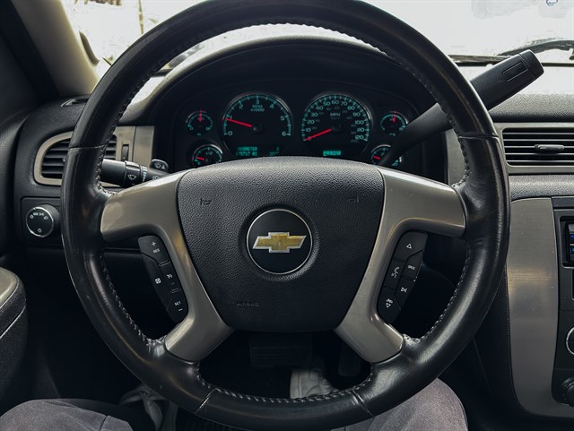 Chevrolet Silverado photo 5