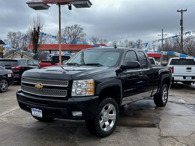 Chevrolet Silverado photo 3