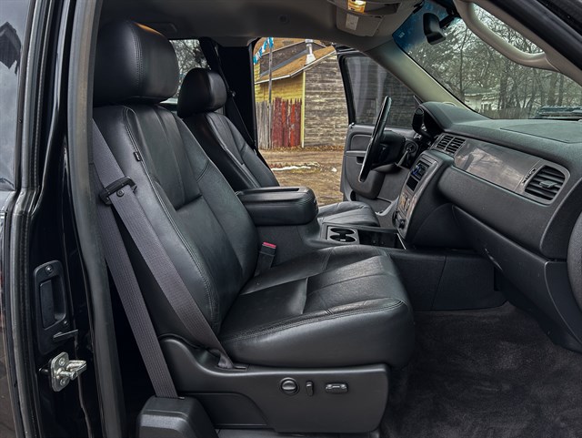 Chevrolet Silverado photo 15