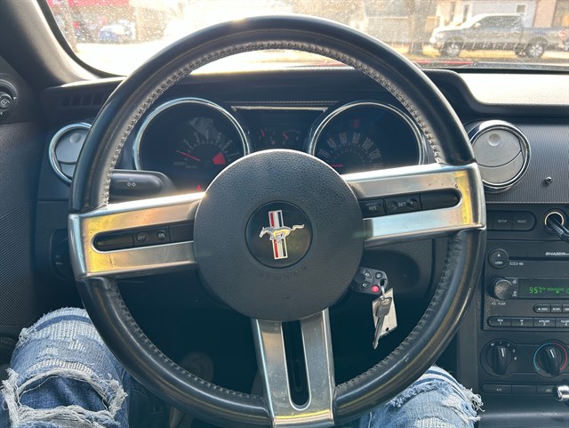 Ford Mustang photo 5