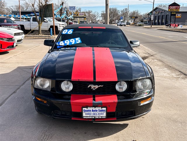 Ford Mustang photo 2